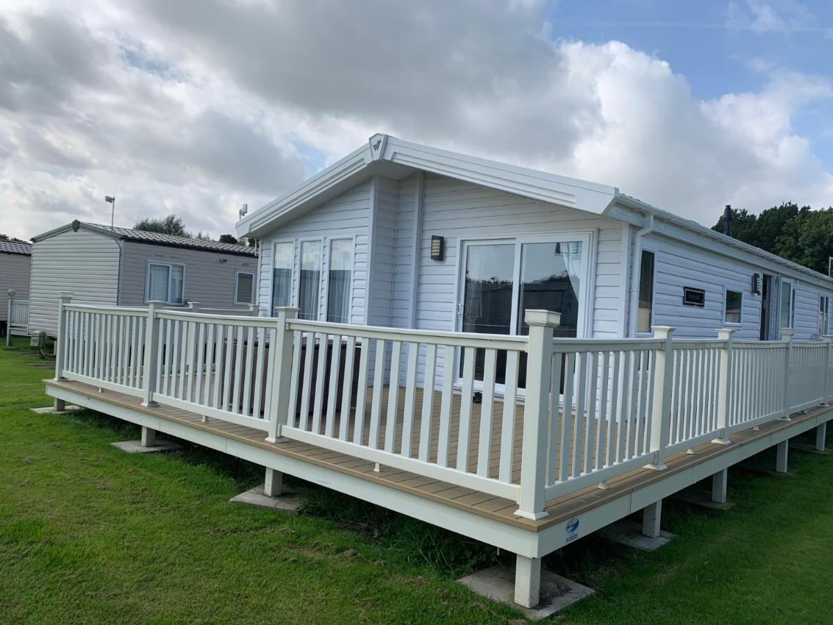 8 Birth Lodge On Cayton Bay Holiday Park Scarborough Esterno foto