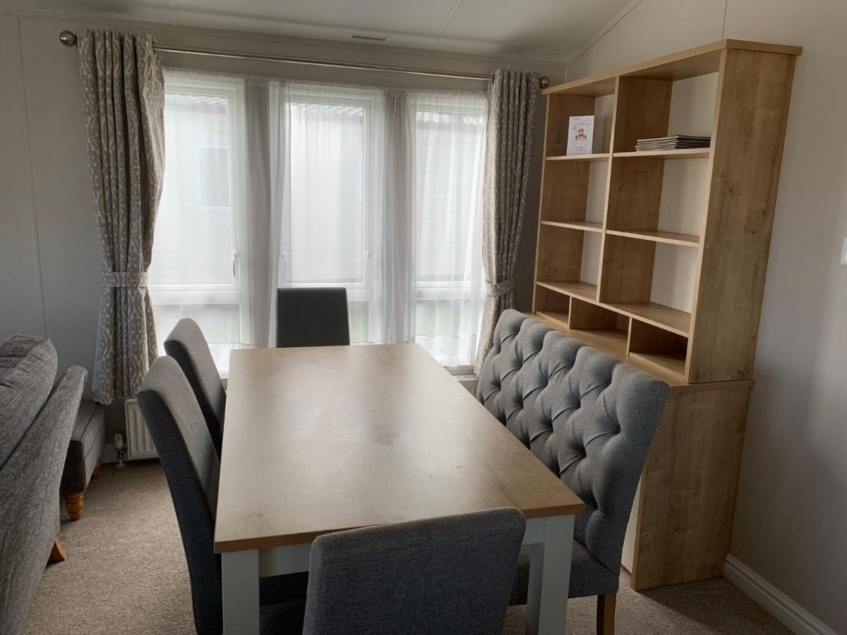 8 Birth Lodge On Cayton Bay Holiday Park Scarborough Esterno foto