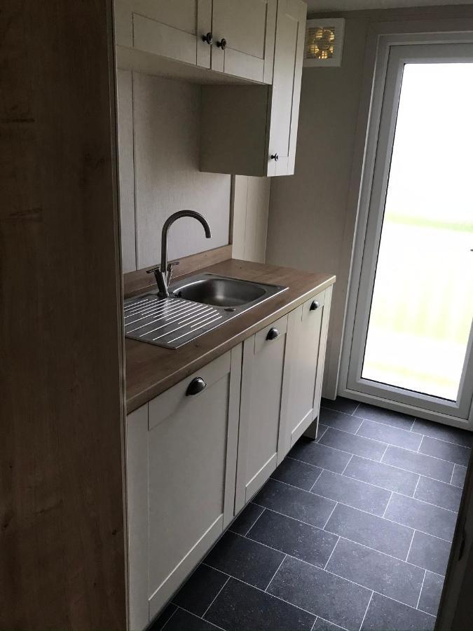 8 Birth Lodge On Cayton Bay Holiday Park Scarborough Esterno foto